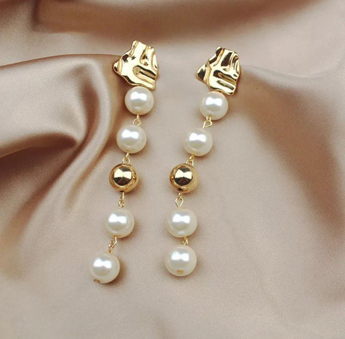 Pearly Rains Earrings