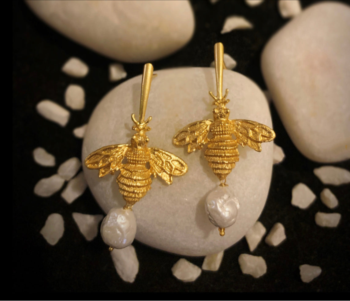 Bedazzling Bee with Baroque Pearls