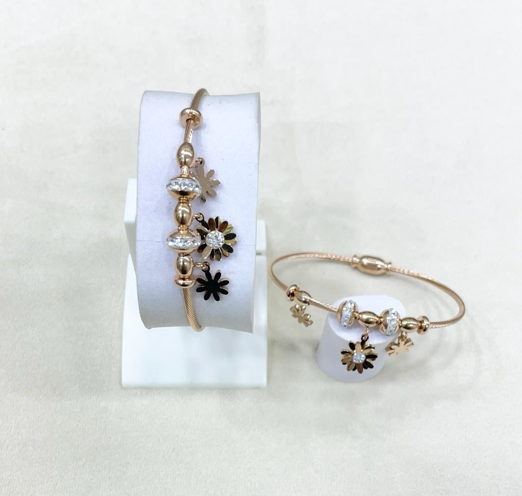 Daisy Bracelet With Charms