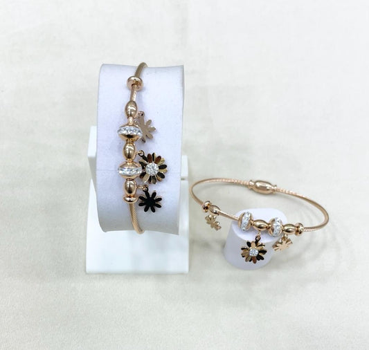 Daisy Bracelet With Charms