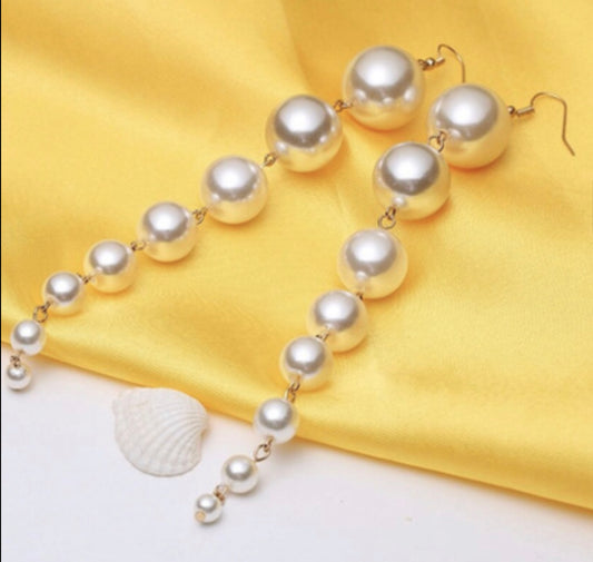 Snow Pearl Earrings