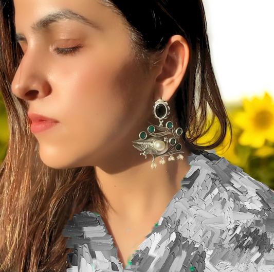 Robin with a Pearl Oxidized Emerald